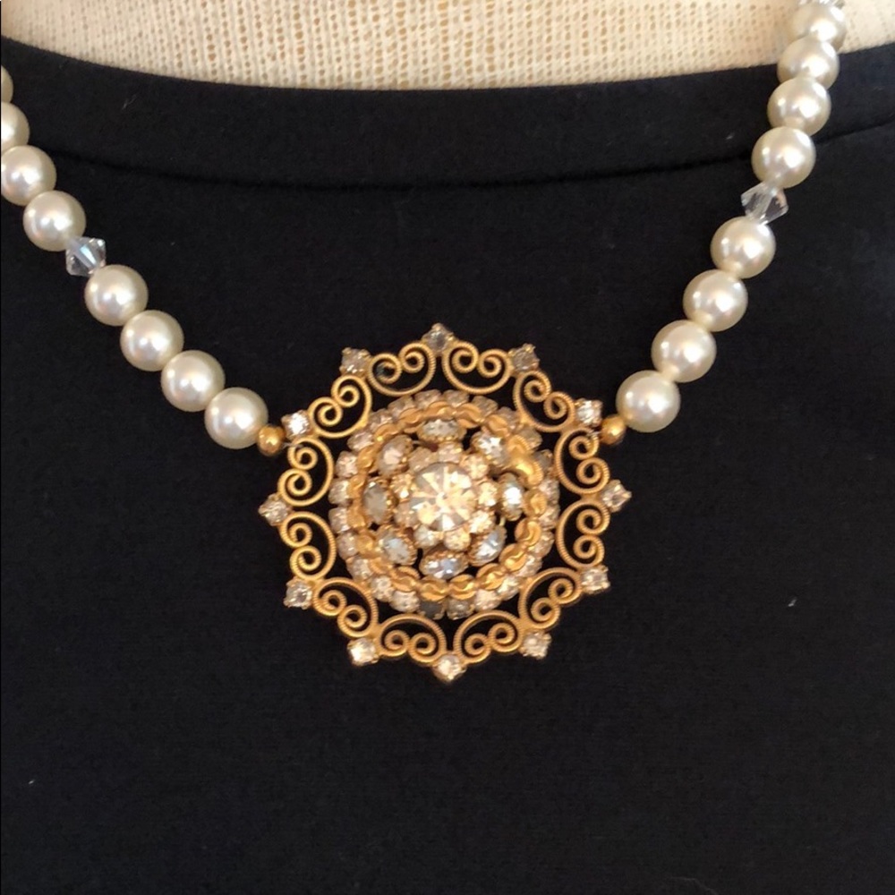 Vintage brooch statement necklace NWT